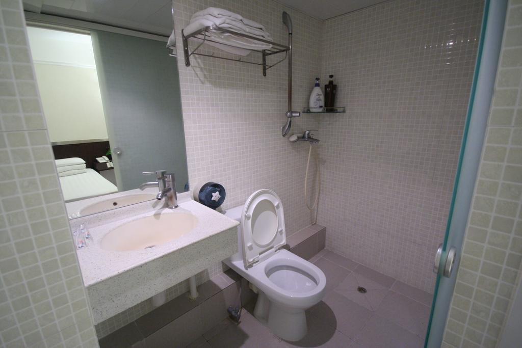 S3 Hotel Гонконг Экстерьер фото